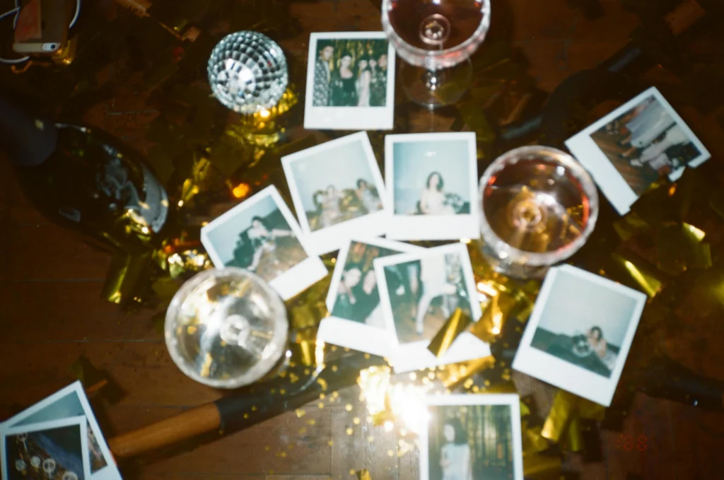 DIY cadeau 21 diner: memory jar gevuld met briefjes, foto's en confetti